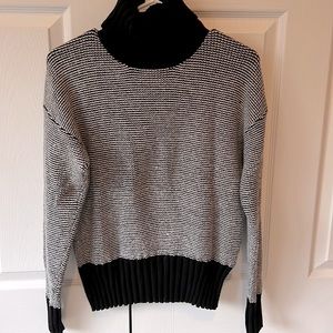 Banana Republic sweater – size small.